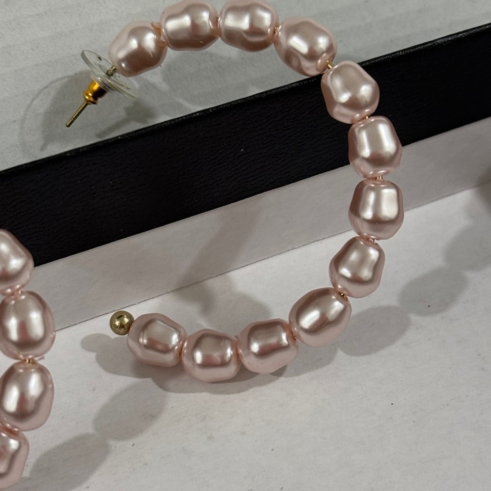 Elegant Pink Pearl Hoop Earrings – Lightweight & Trendy - Picture 3 of 3